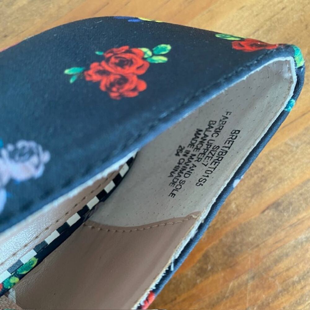 Betsey Johnson Bret Rose Print Stiletto Satin Heels Rockabilly Retro - Size 7 - Picture 7 of 9